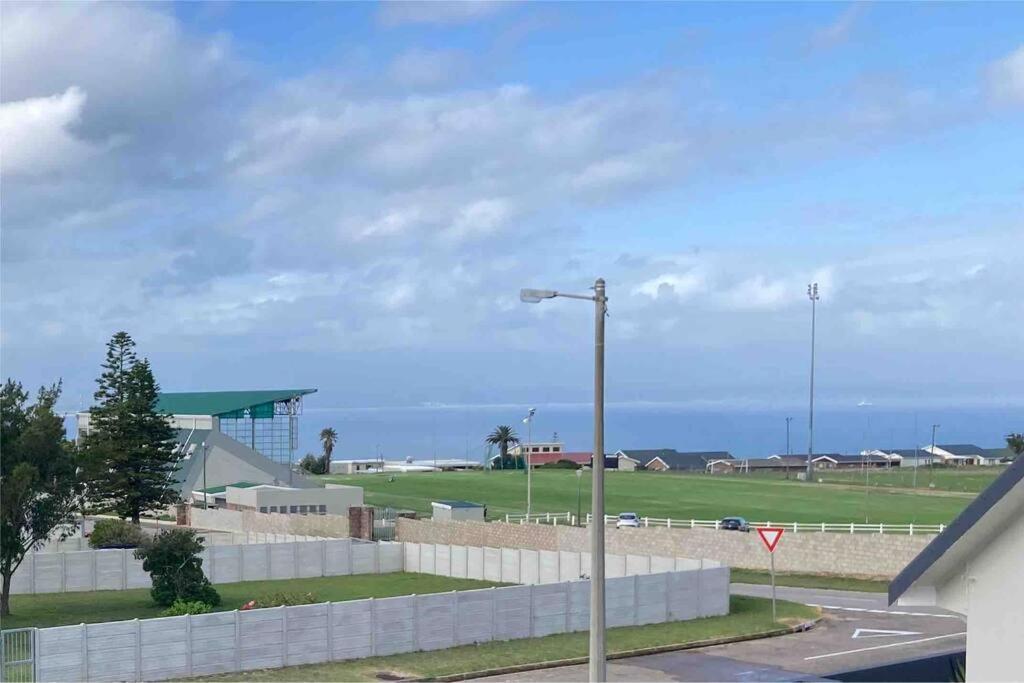 Becks At The Bay Loadshedding Free Villa Mossel Bay Exteriör bild